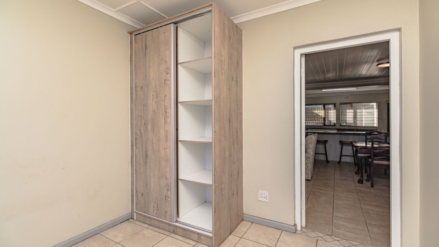 6 Bedroom Property for Sale in Costa Sarda Western Cape